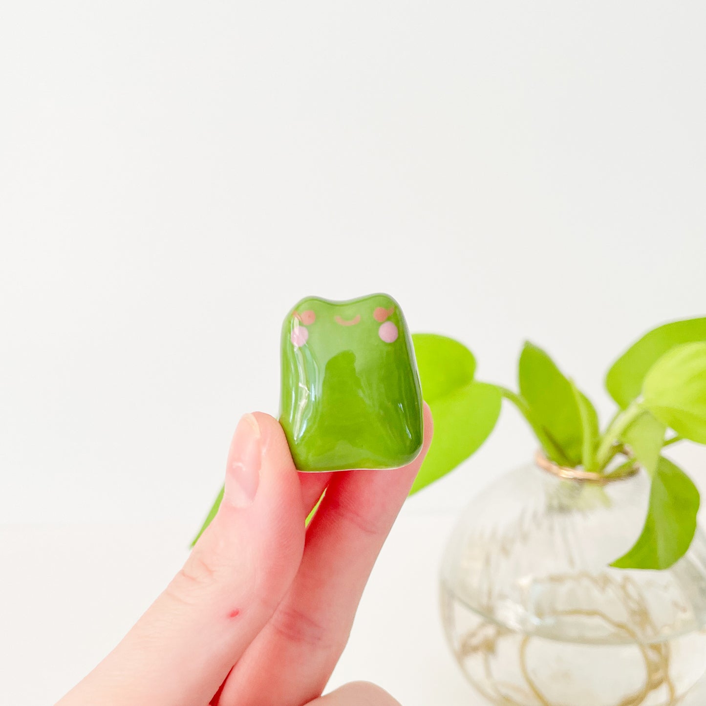Forest Green Froggy Desk Pal