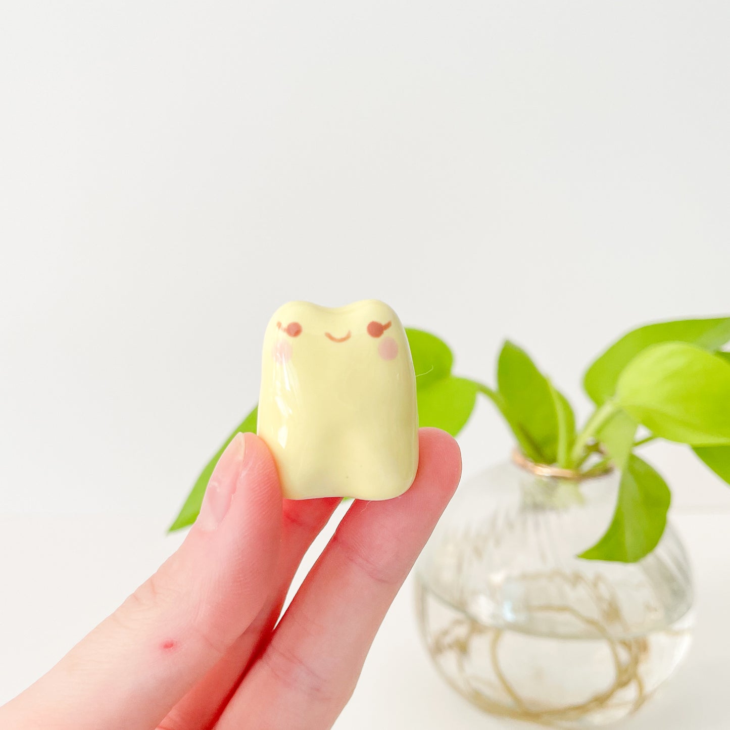 Yellow Froggy Desk Pal