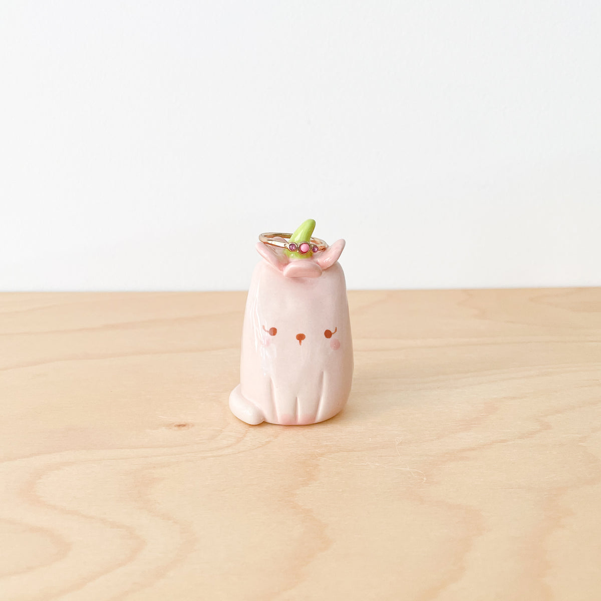 Pink Daisy Cat Ring Holder