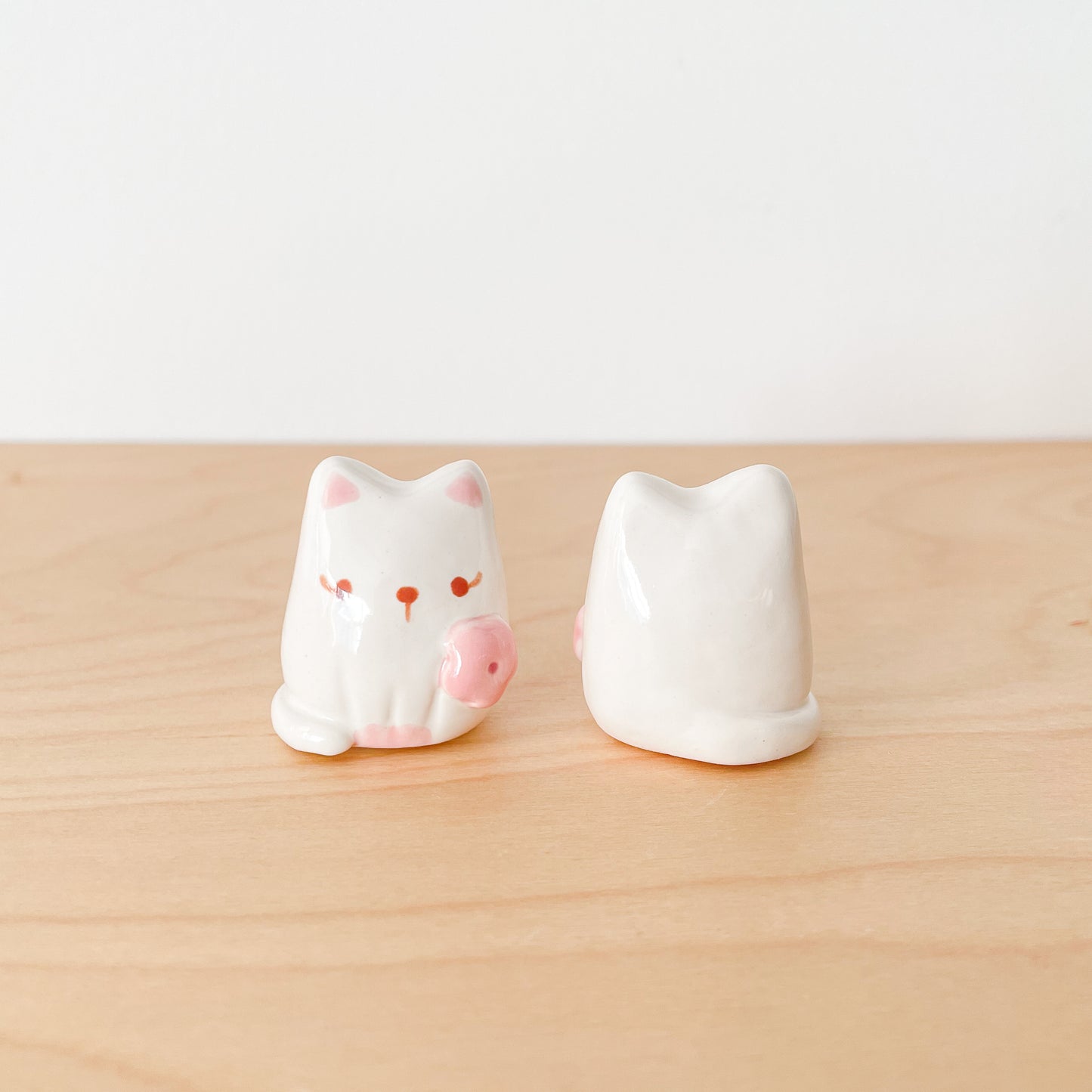 Flower Cat Desk Pal
