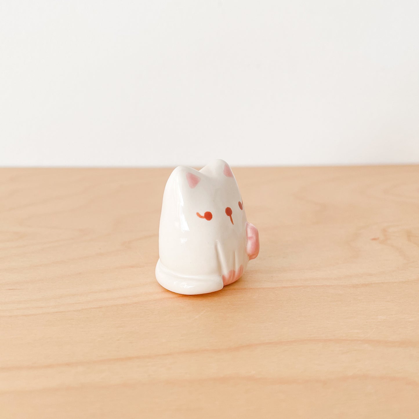 Flower Cat Desk Pal