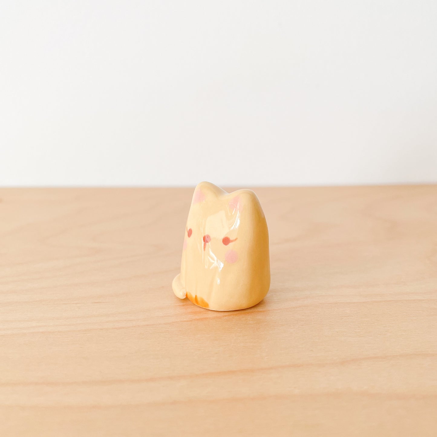 Brown Cat Desk Pal