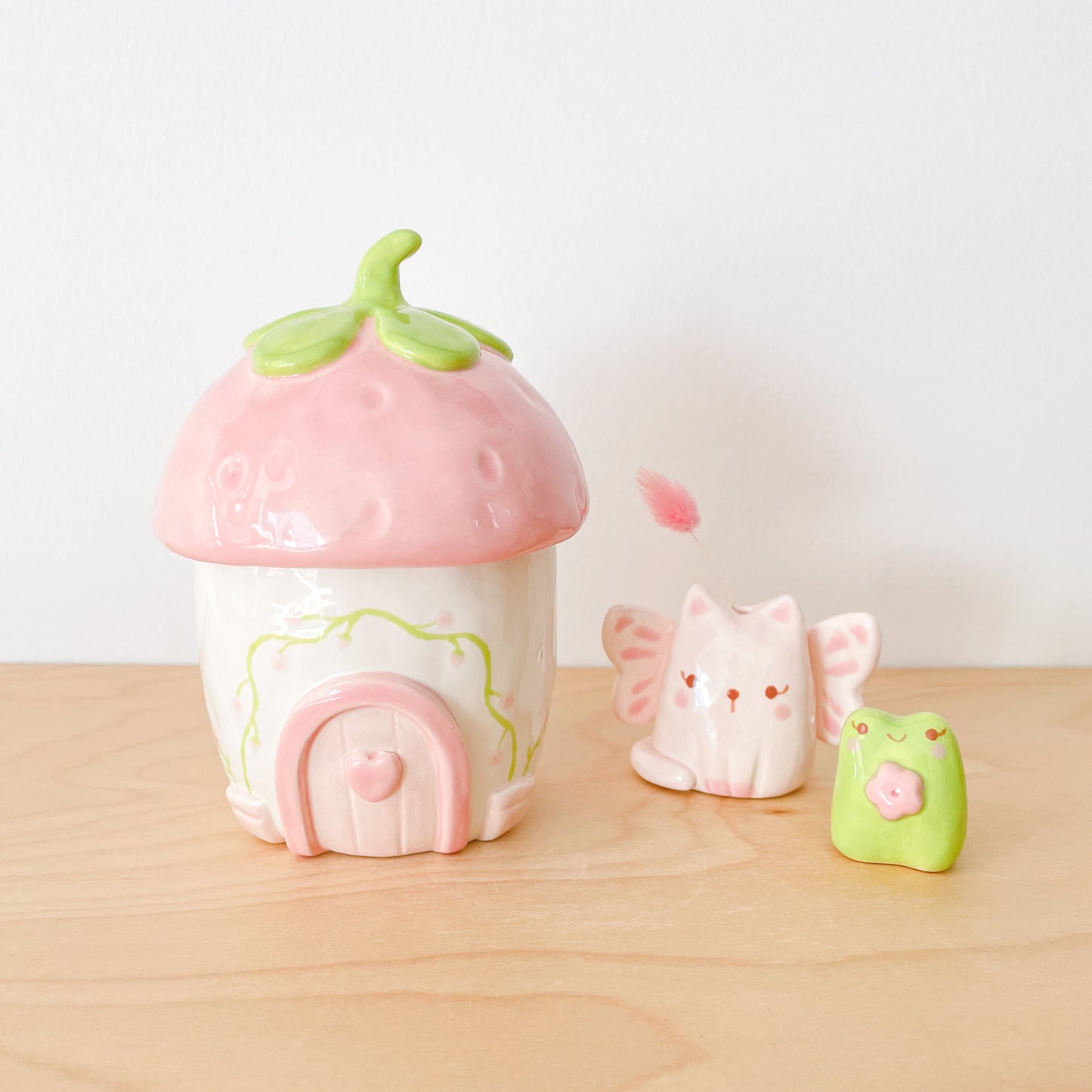 Sweet Vine Cottage Jar