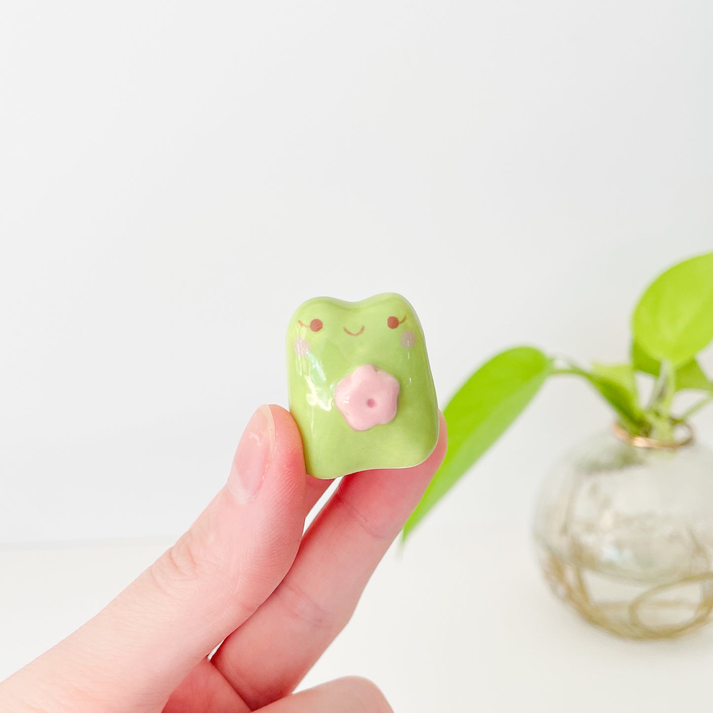 Flower Frog Desk Pal