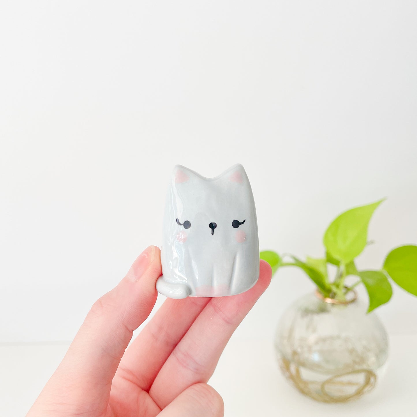 Grey Cat Mini Vase