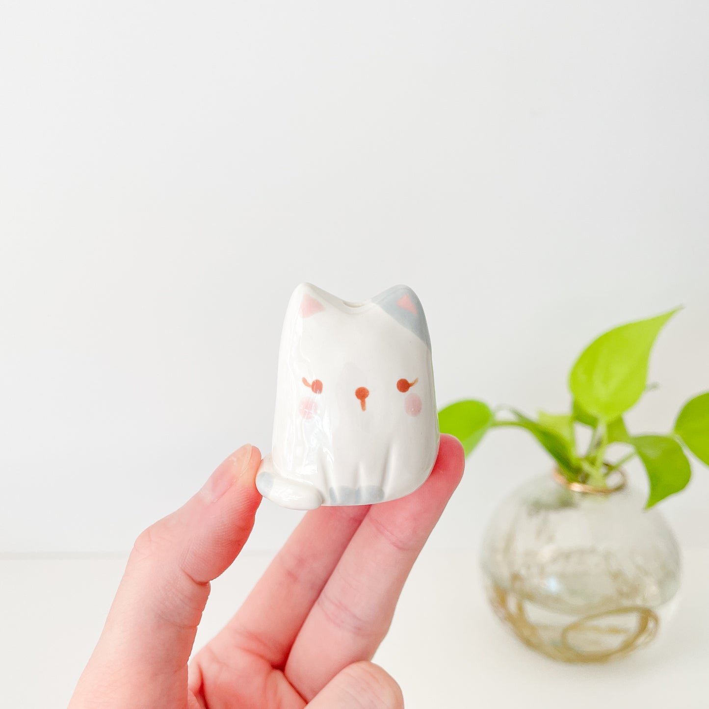 Spotty Grey Cat Mini Vase