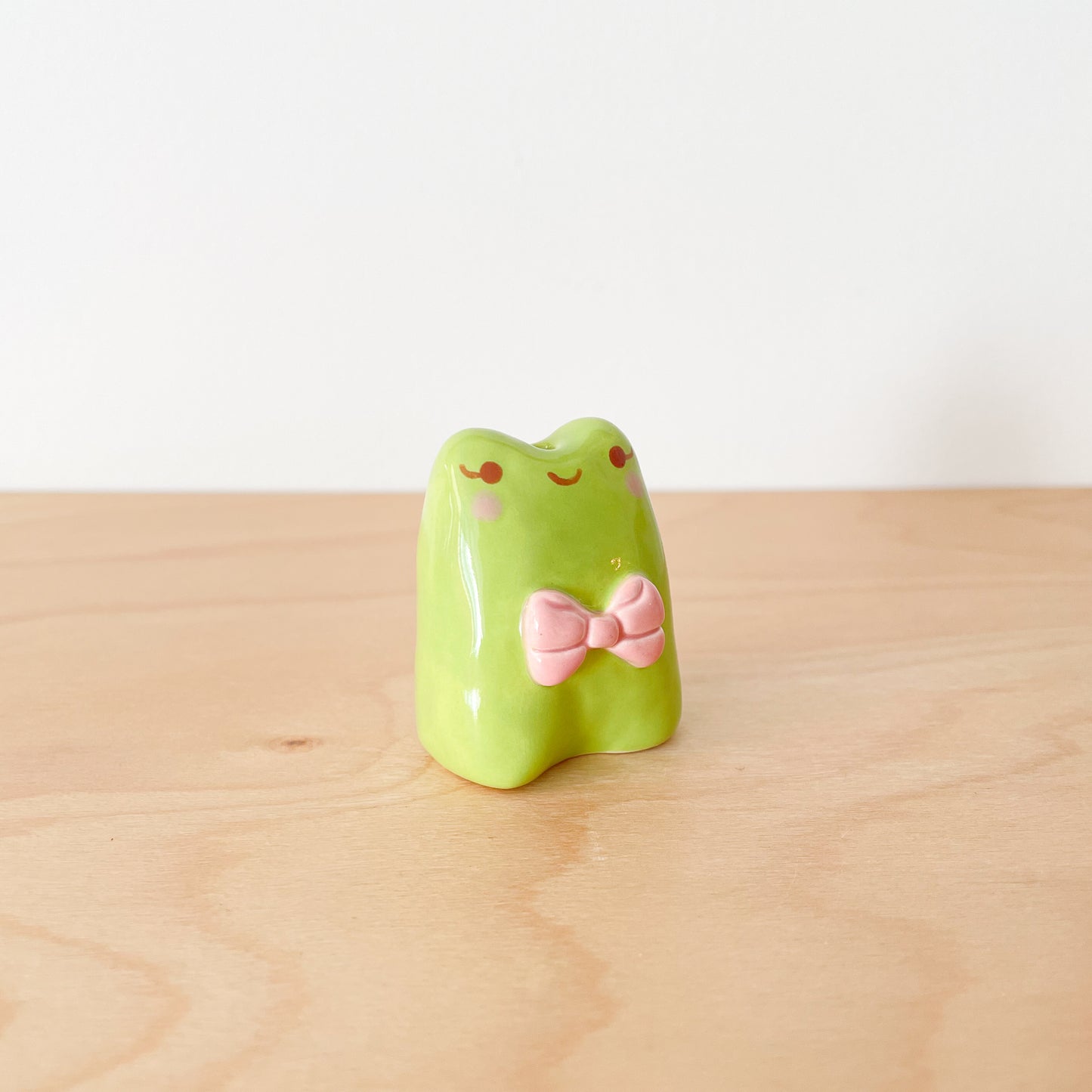 Frog Bow Mini Vase