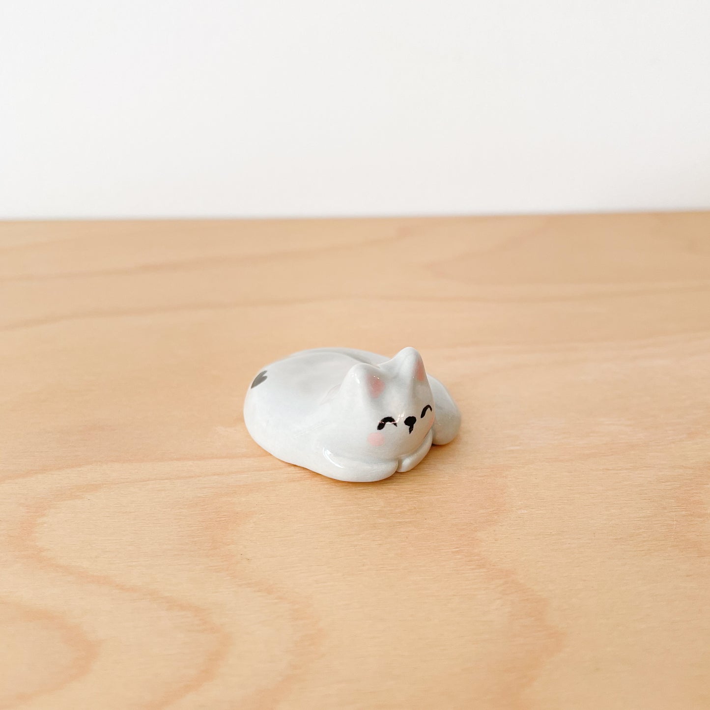 Grey Sleepy Cat Desk Pal