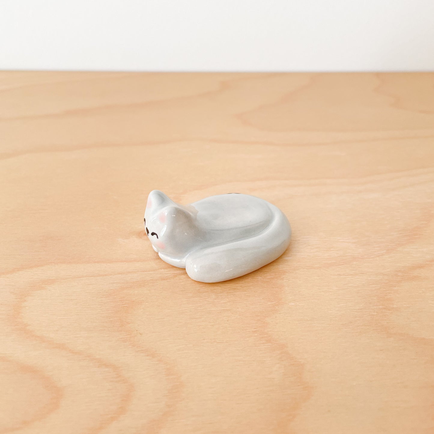 Grey Sleepy Cat Desk Pal
