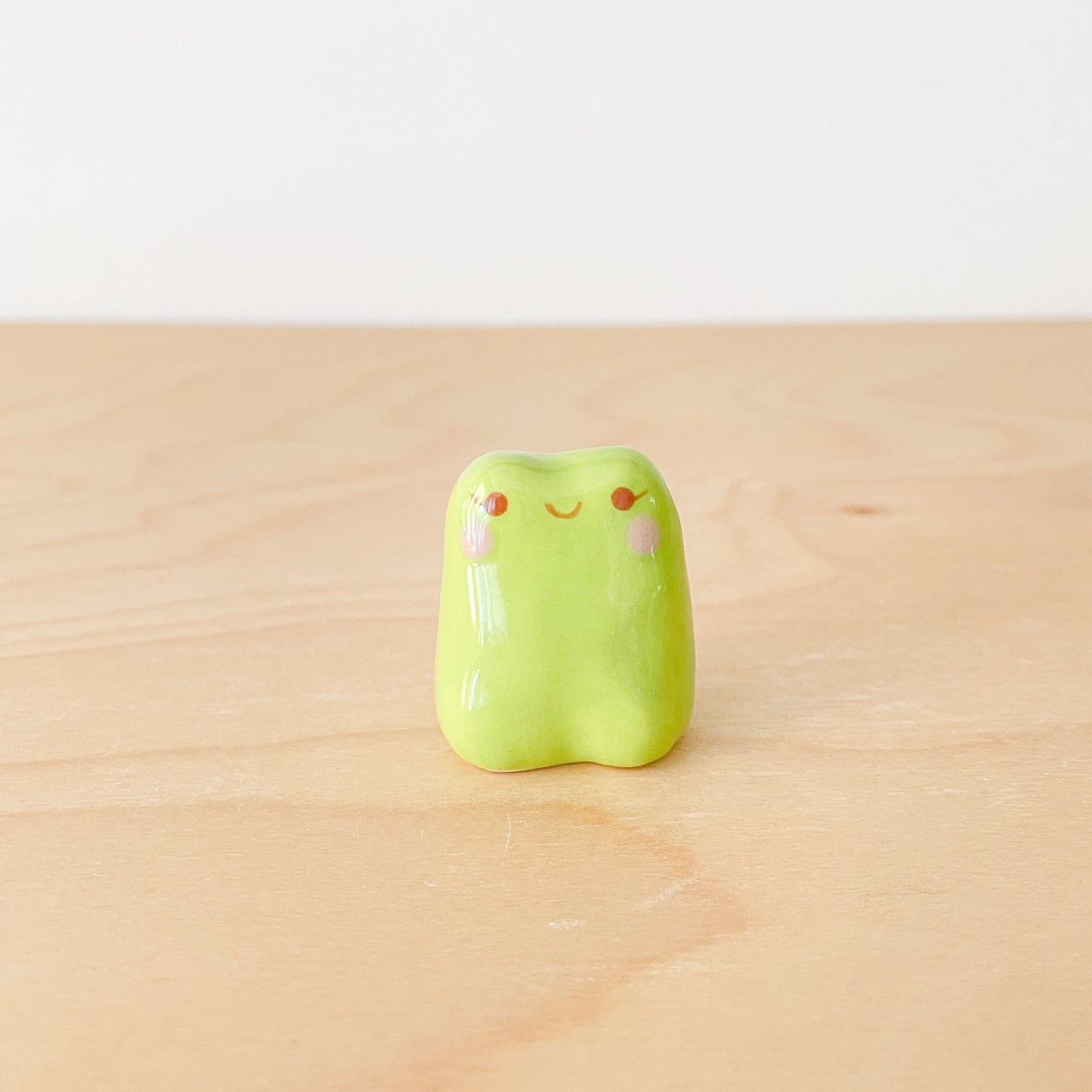 Green Froggy Desk Pal