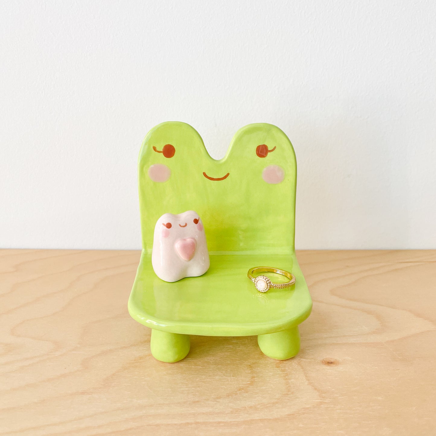 Froggy Trinket Chair