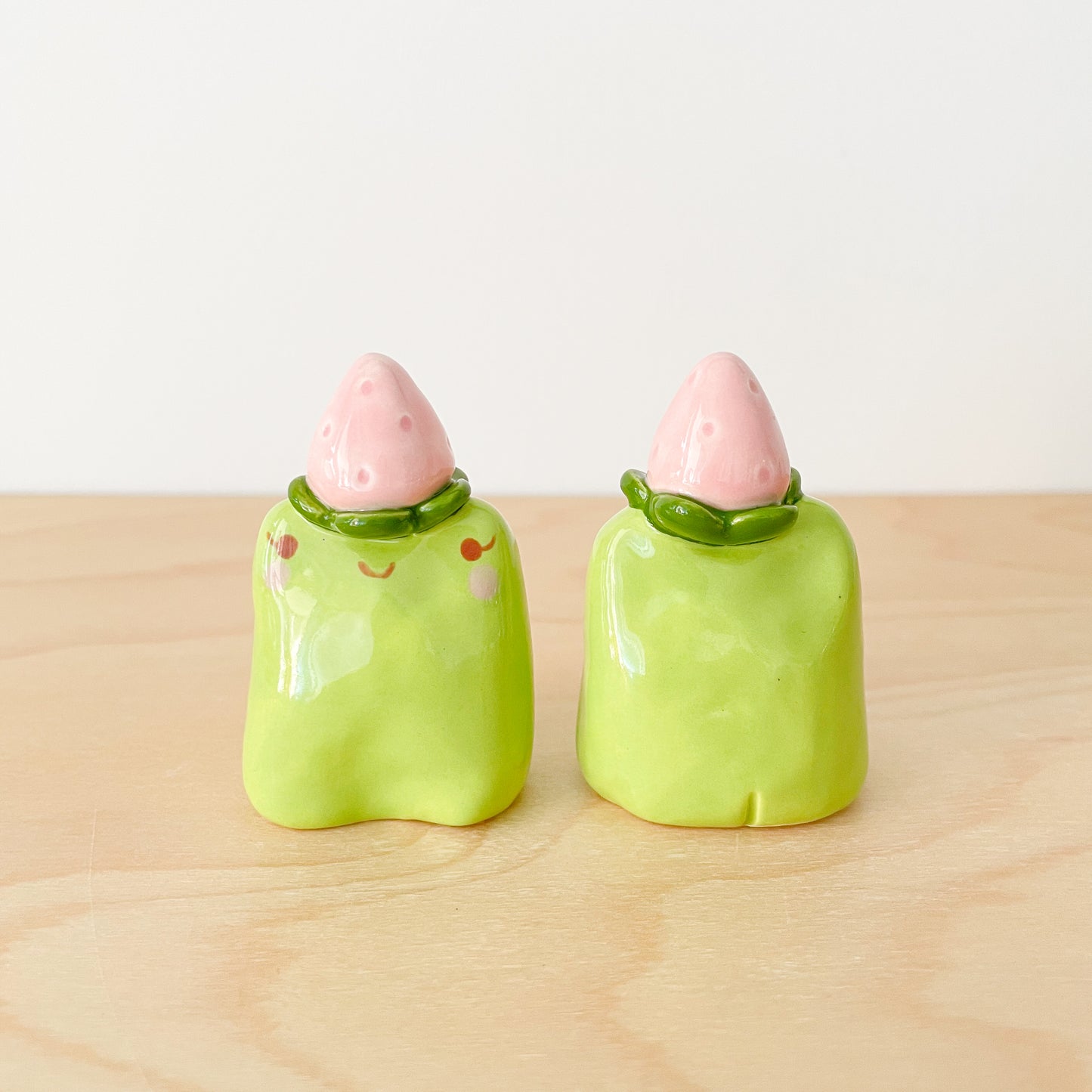 Strawberry Frog Ring Holder