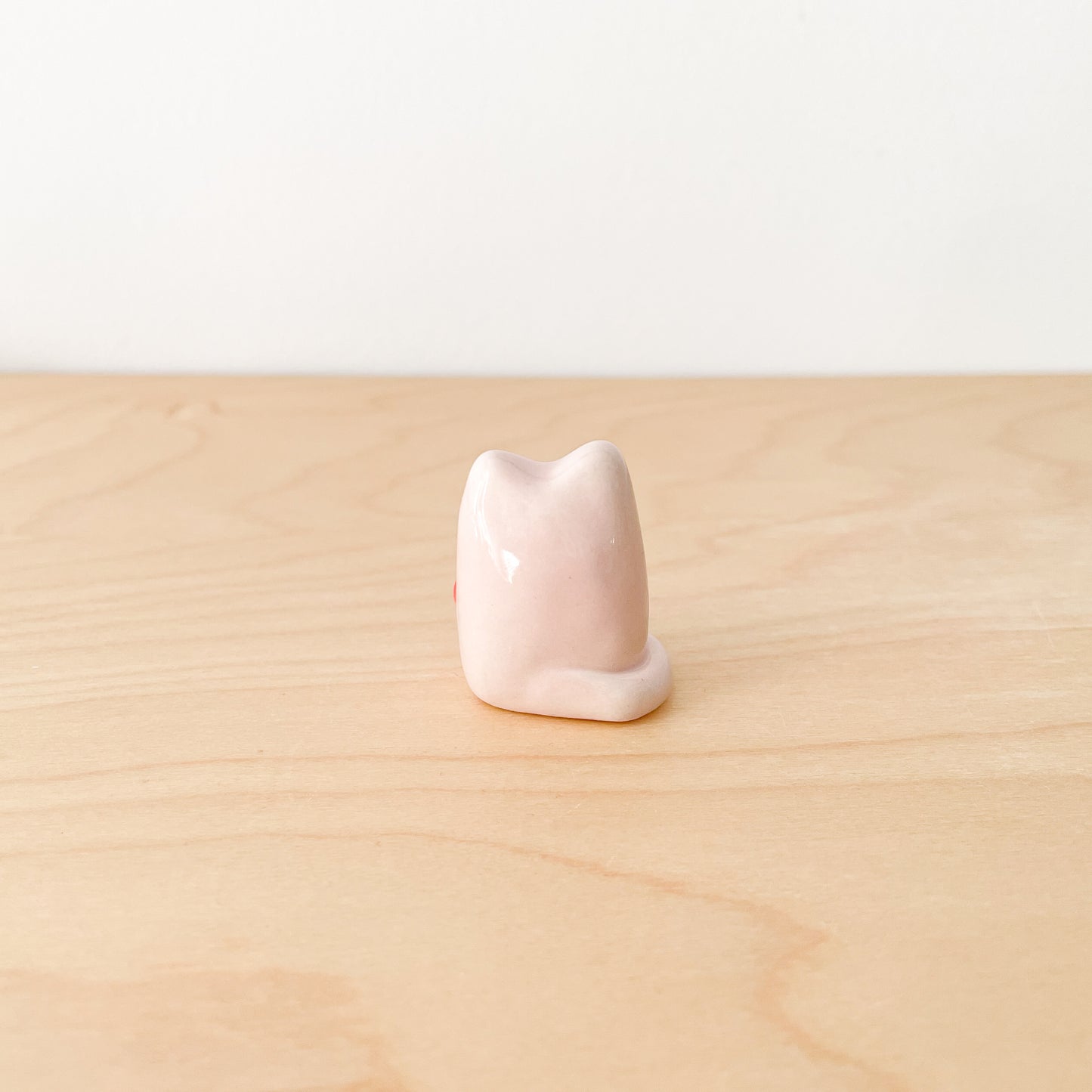 Red Heart Cat Desk Pal