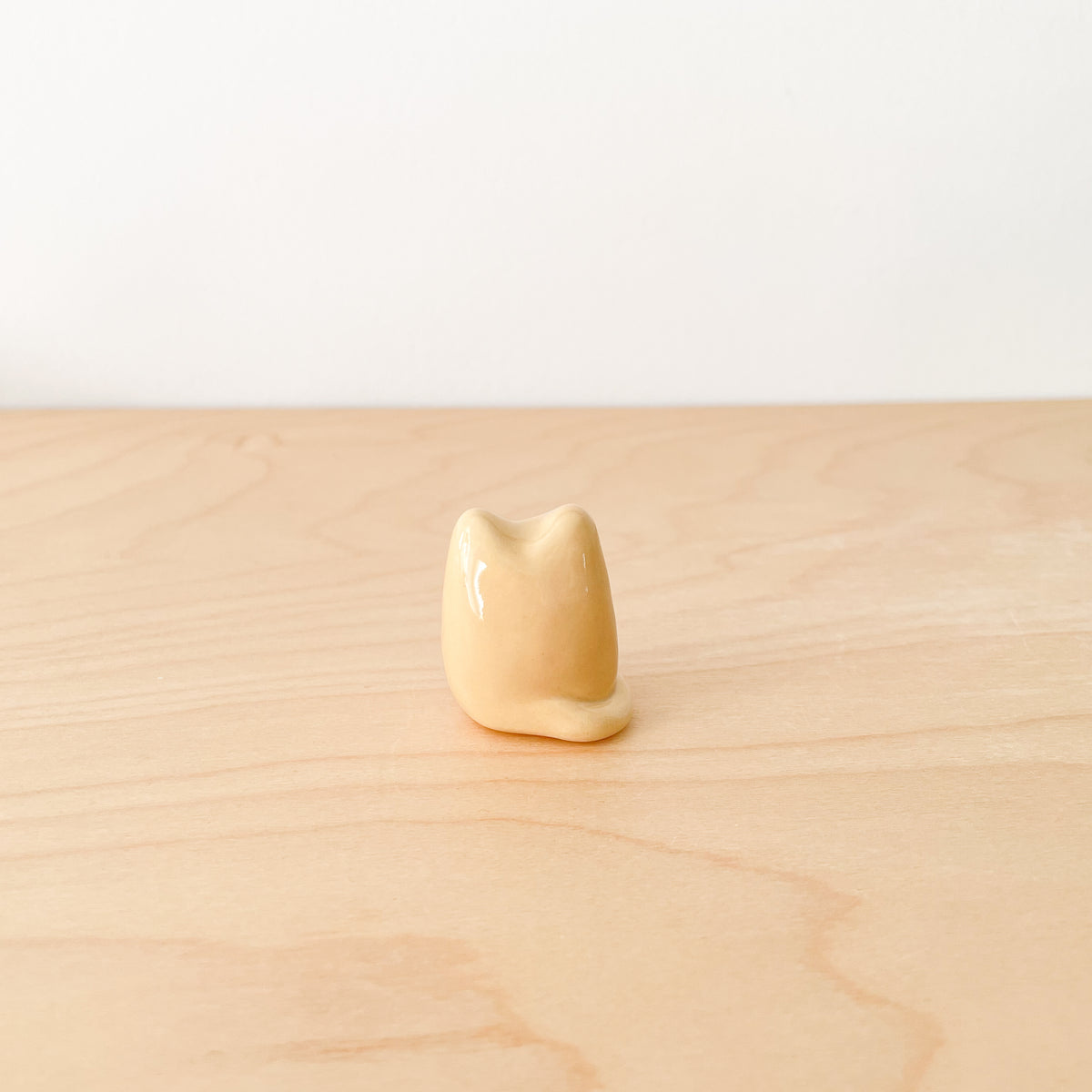 Heart Caramel Cat Desk Pal