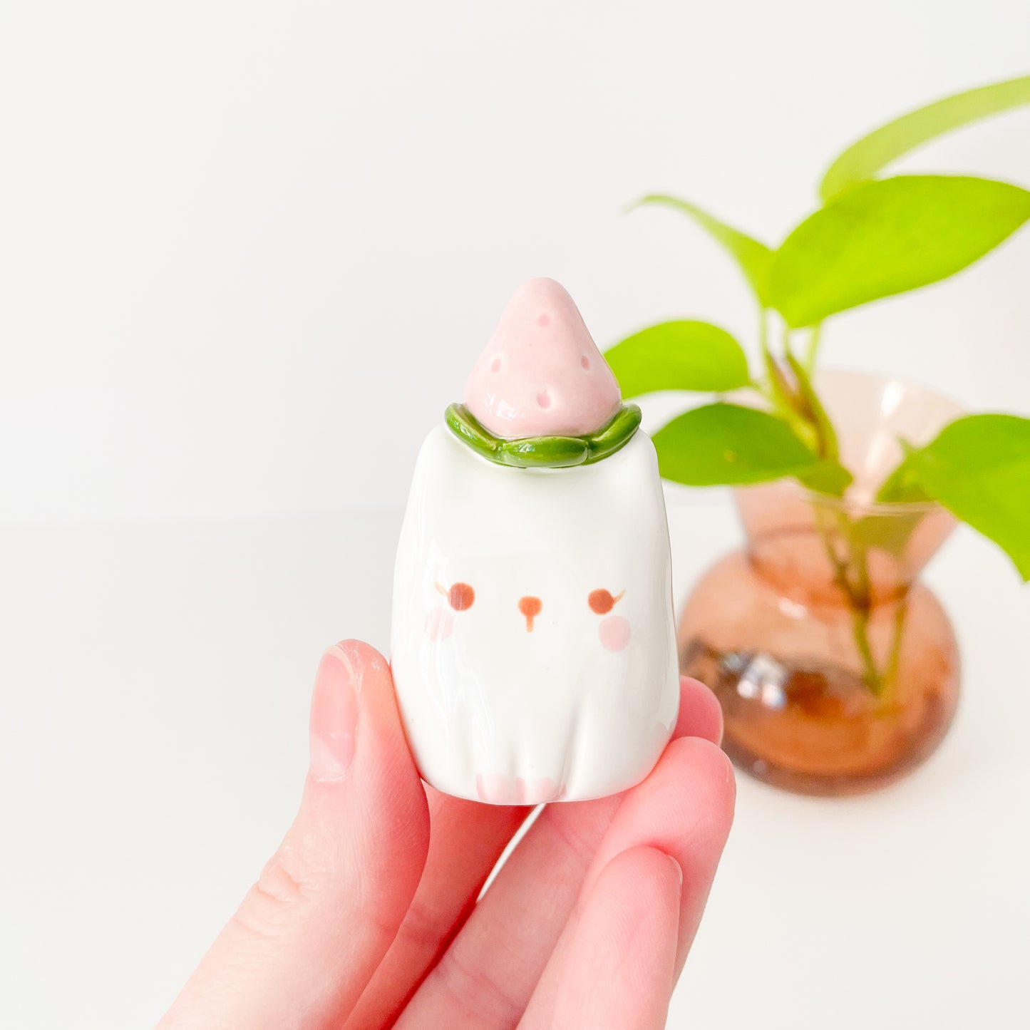 Strawberry Cat Ring Holder