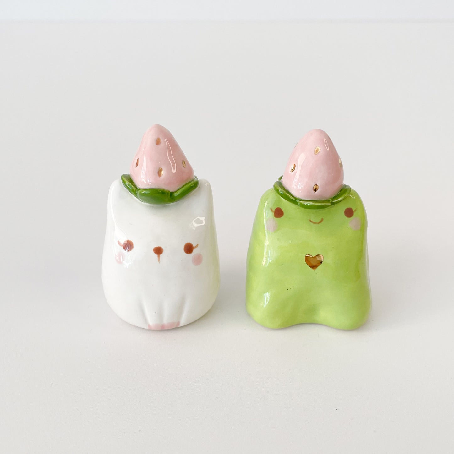 Sparkly Strawberry Frog Ring Holder