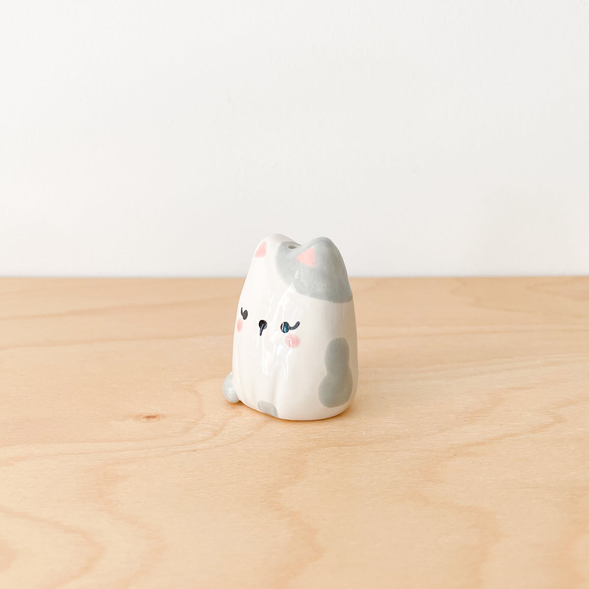 Grey Spotty Cat Mini Vase