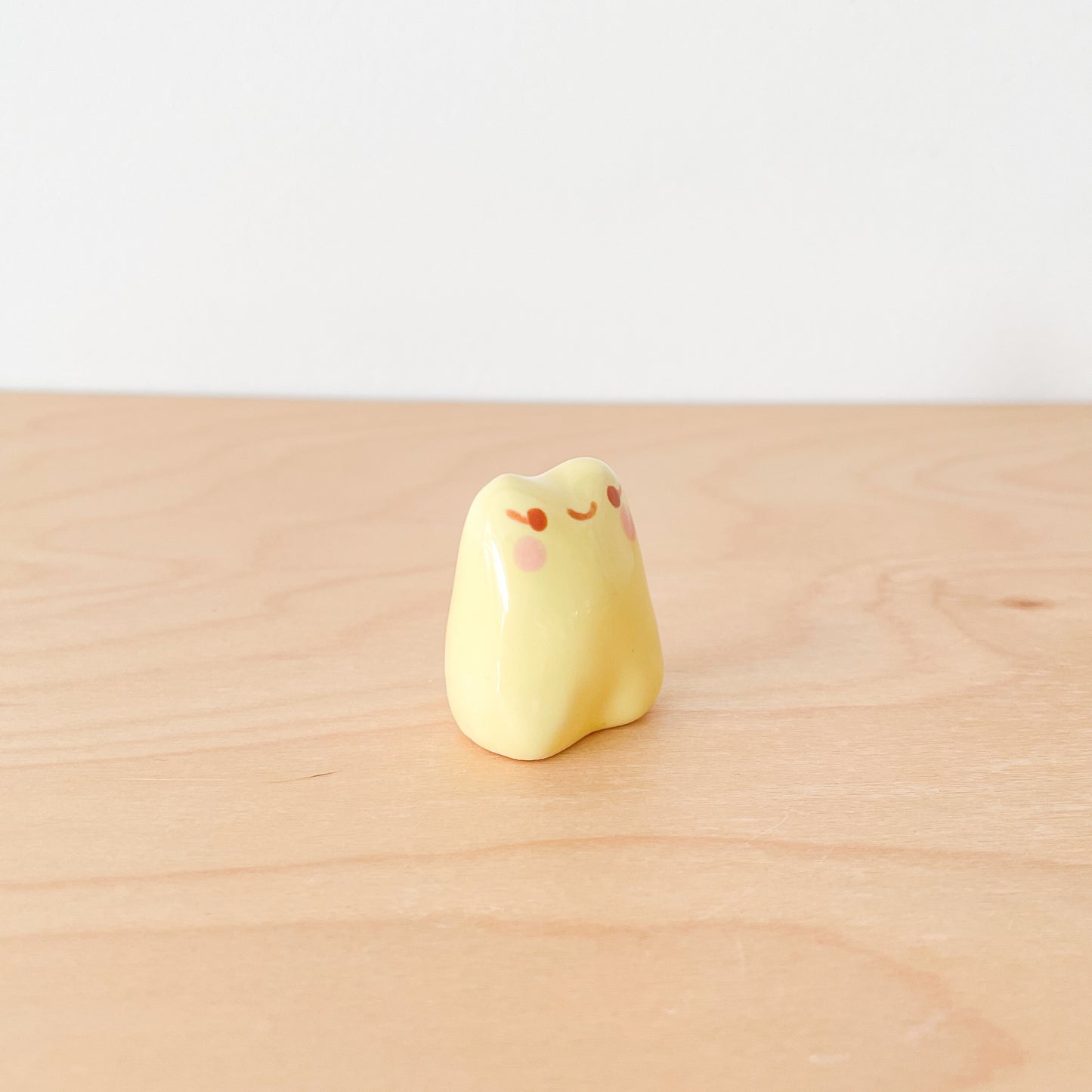 Yellow Froggy Desk Pal