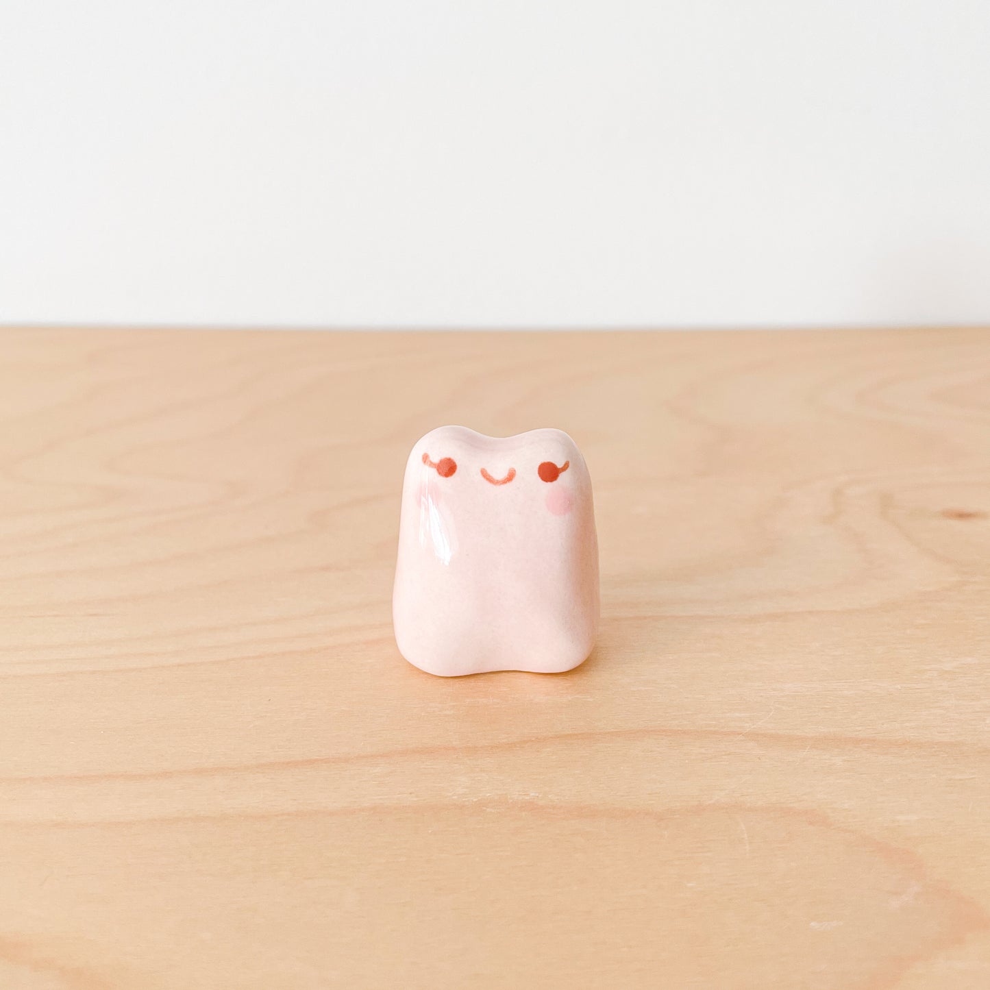 Pink froggy Desk Pal