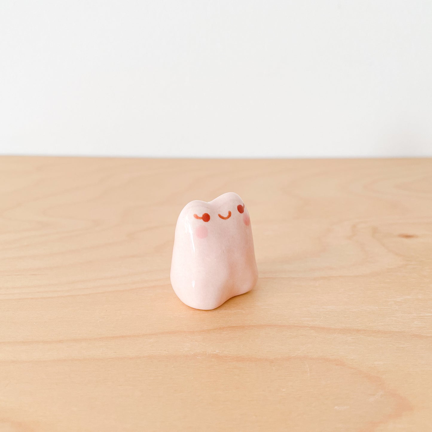 Pink froggy Desk Pal