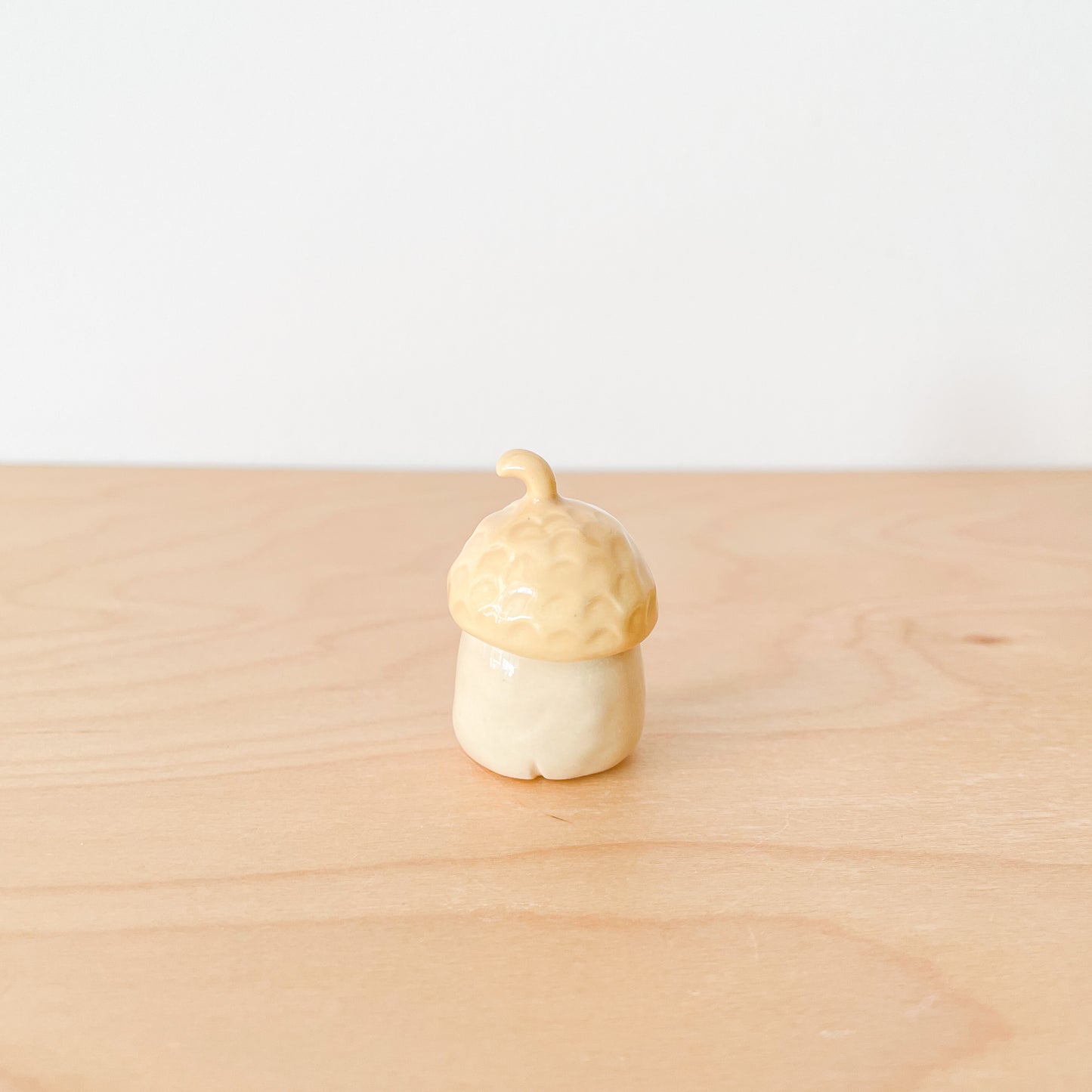 Acorn Desk Pal