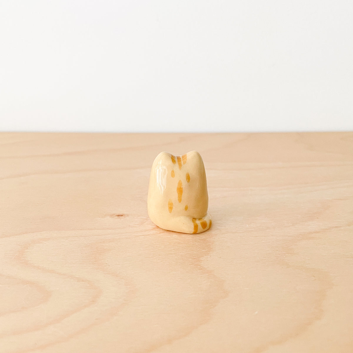 Caramel Tabby Cat Desk Pal