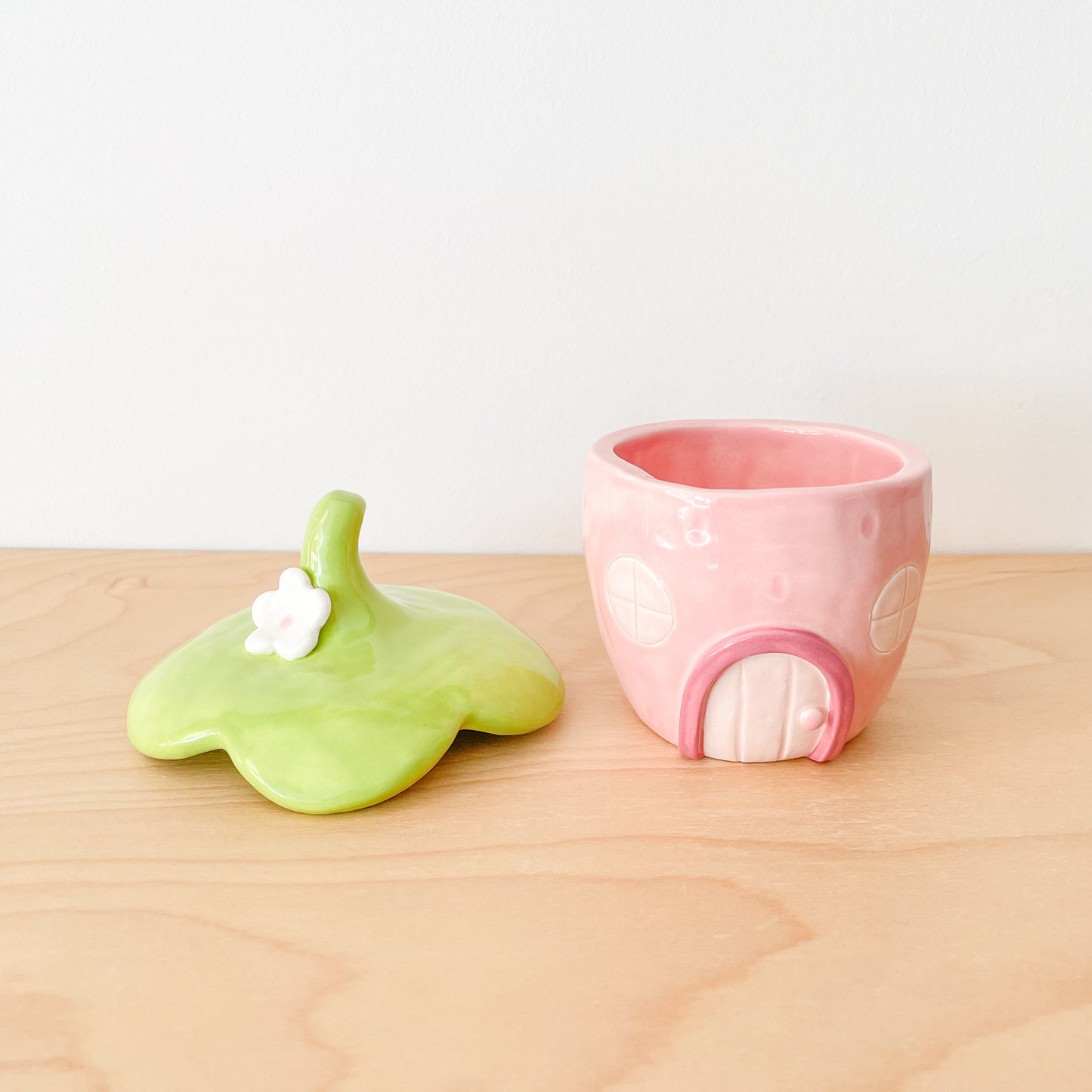 Strawberry Cottage Jar (design 2)