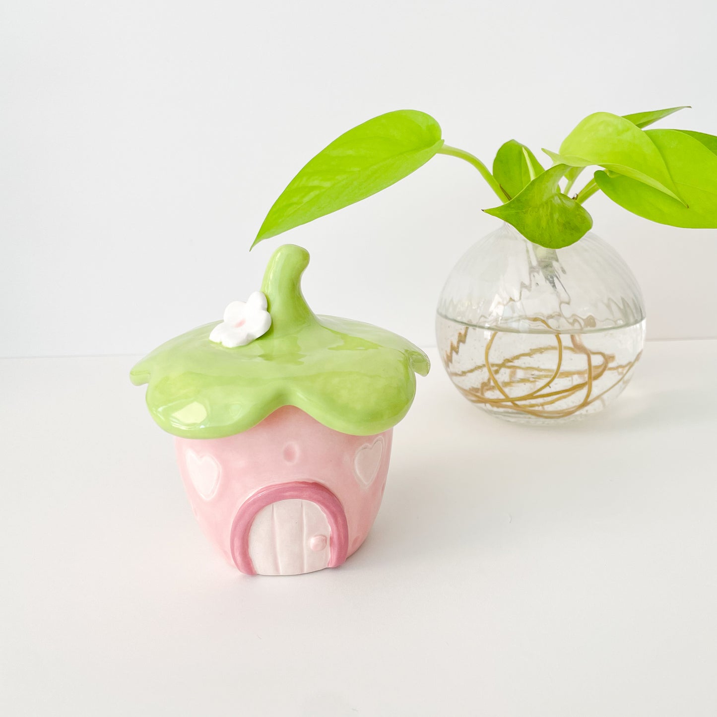 Strawberry Cottage Jar (design 1)