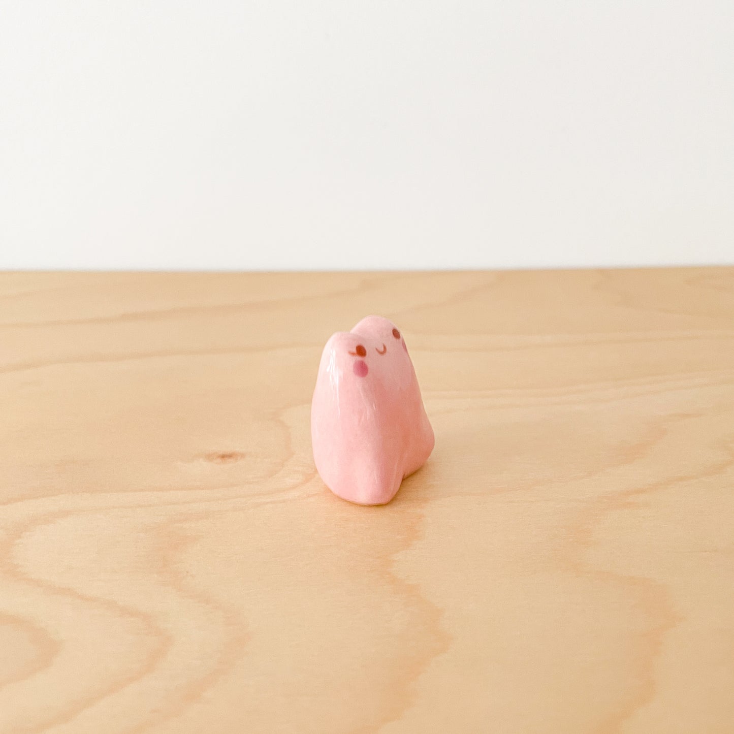 Pink froggy Desk Pal