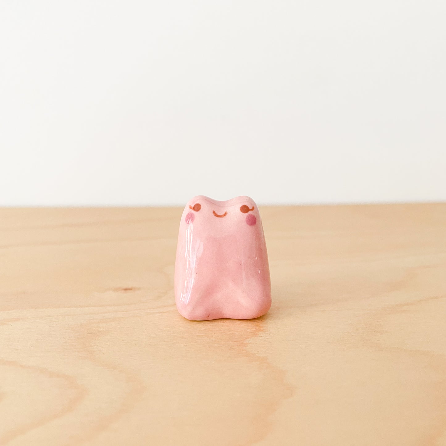 Pink froggy Desk Pal