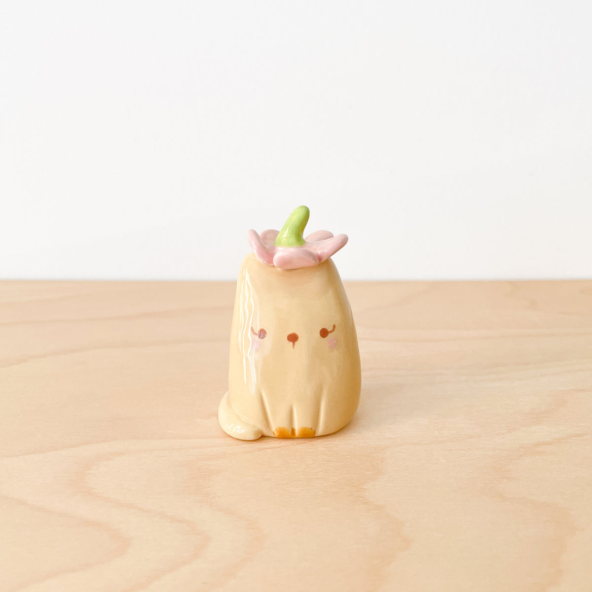 Caramel Daisy Cat Ring Holder