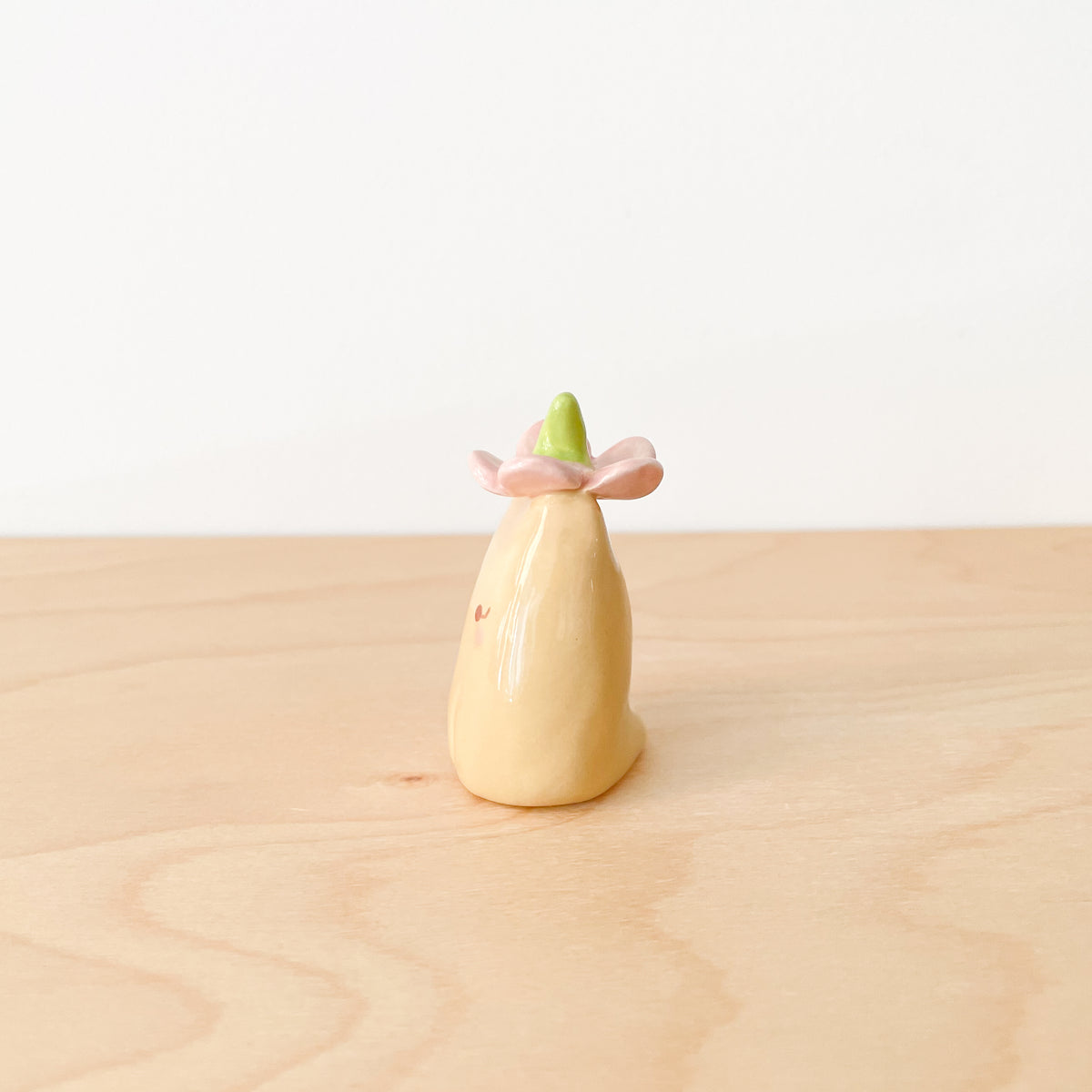 Caramel Daisy Cat Ring Holder