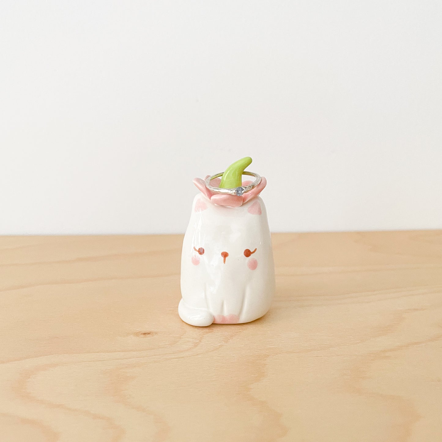 Daisy Cat Ring Holder