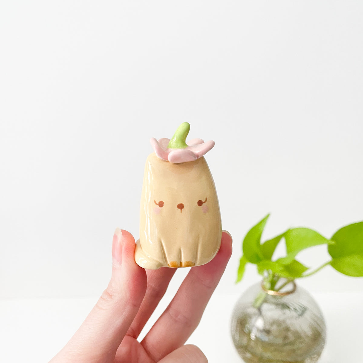 Caramel Daisy Cat Ring Holder