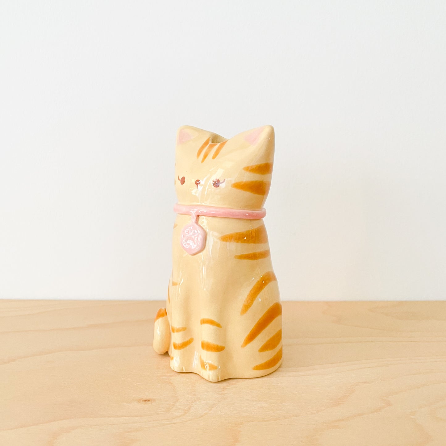 Brown Tabby Cat Vase (Design 2)