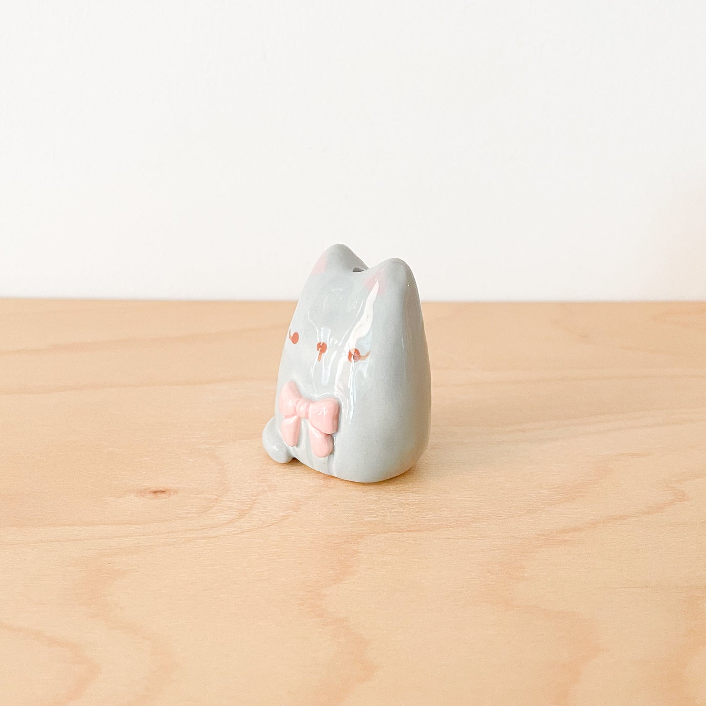 Grey Bow Cat Mini Vase