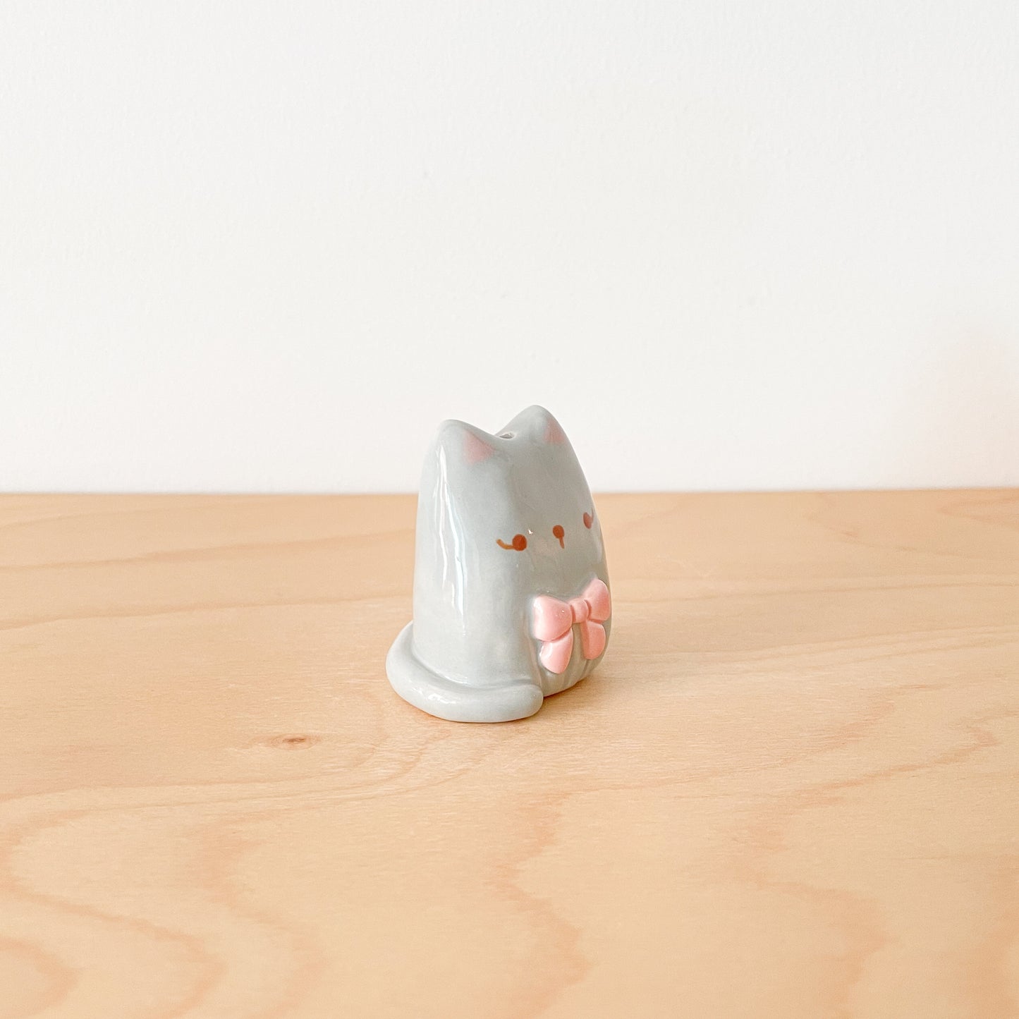 Grey Bow Cat Mini Vase