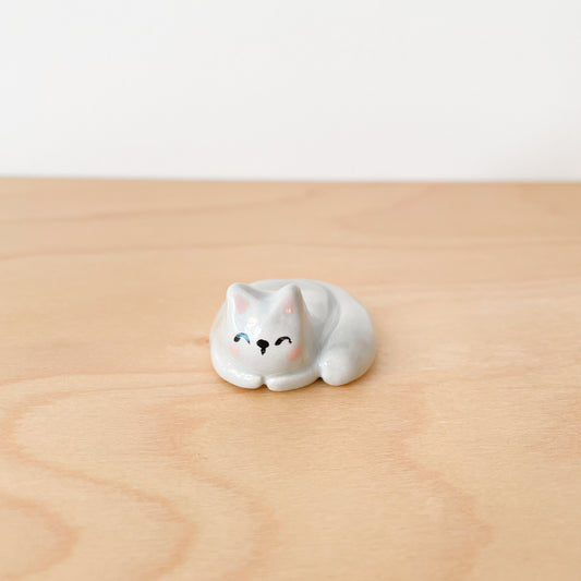 Grey Sleepy Cat Desk Pal