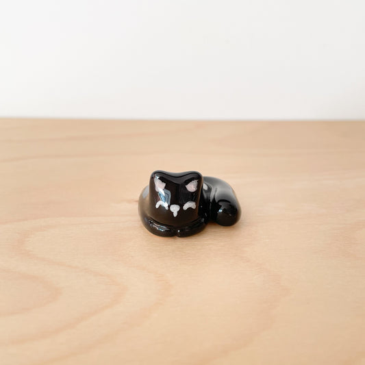 Black Sleepy Cat Desk Pal