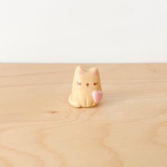 Heart Caramel Cat Desk Pal