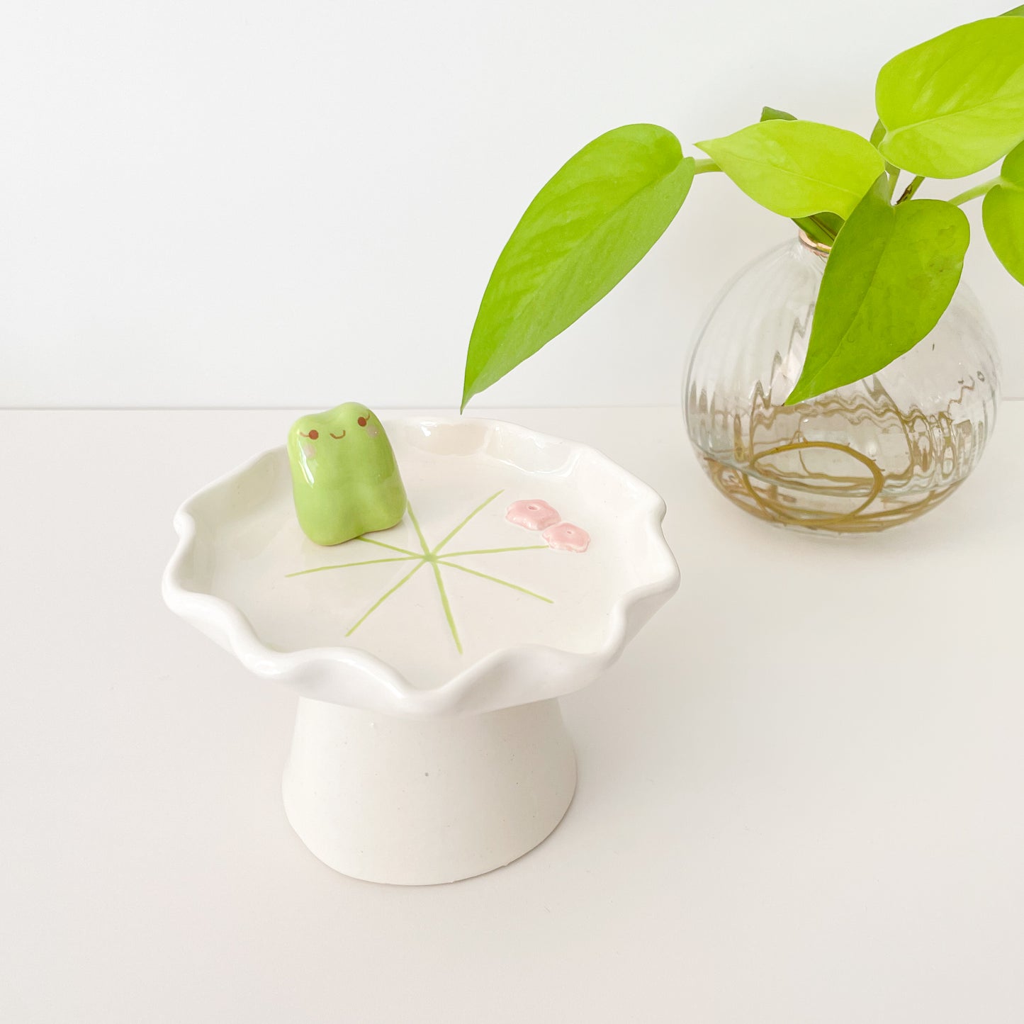 Waterlily Stand