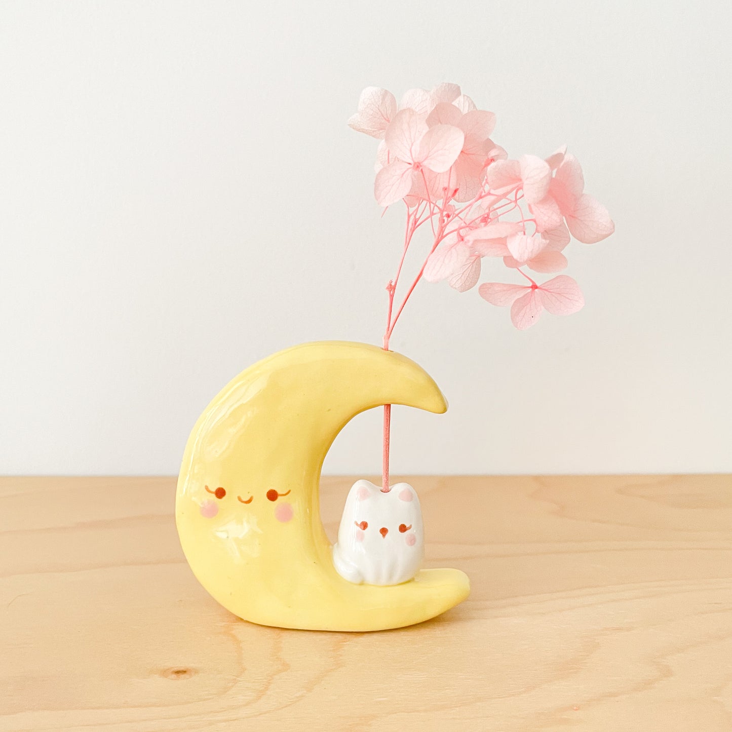 Luna Cat Mini Vase (yellow)
