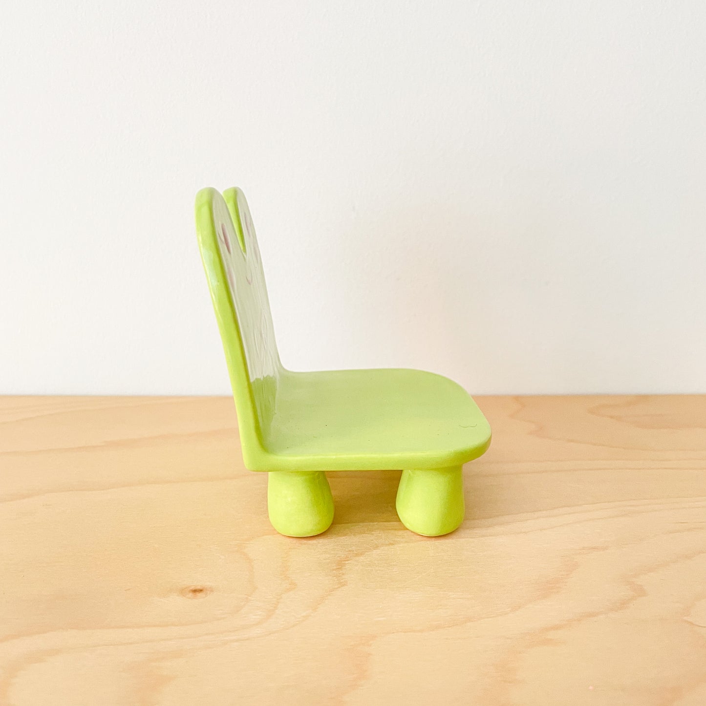 Froggy Trinket Chair (Pink Bow)