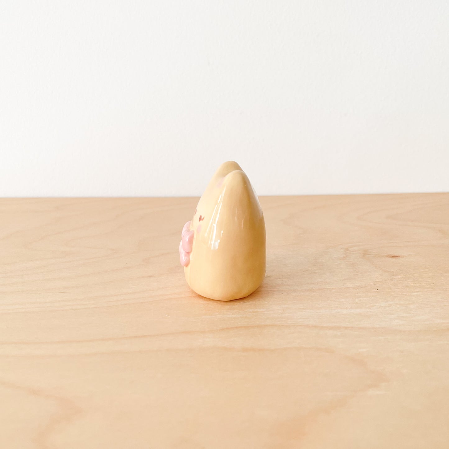 Caramel Bow Cat Mini Vase