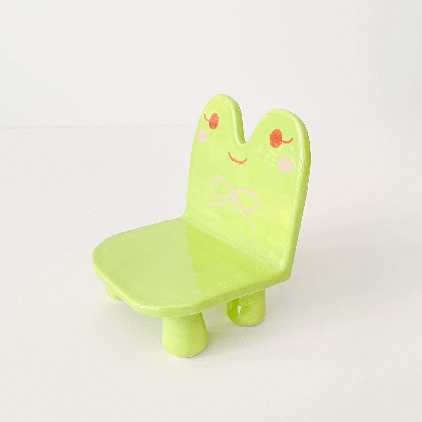 Froggy Trinket Chair (Pink Bow)