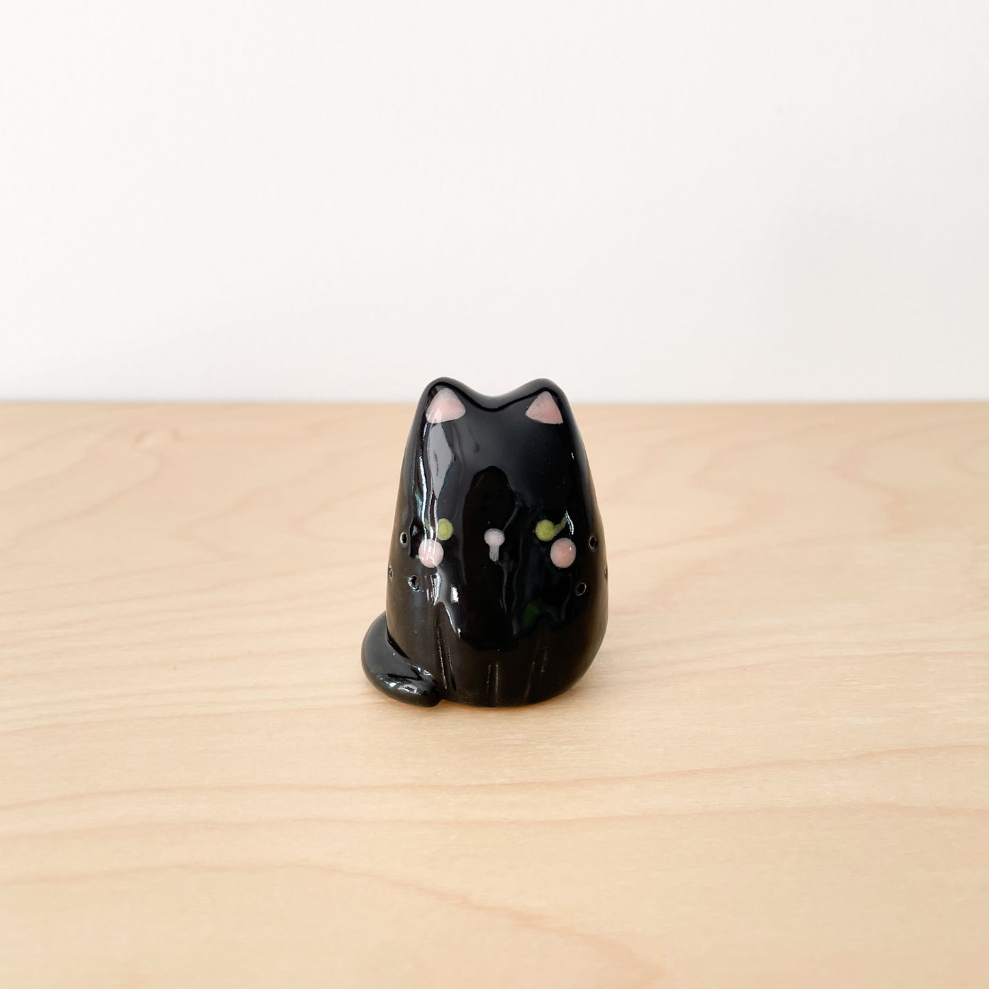 Black Whisker Cat Mini Vase (green eyes)