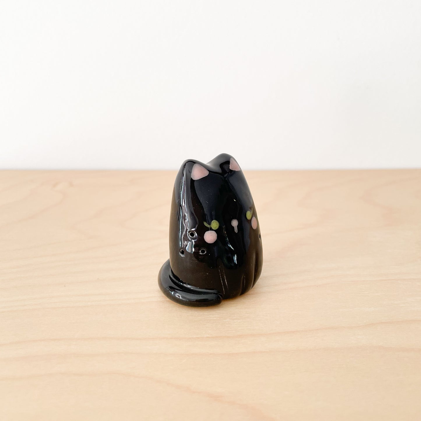 Black Whisker Cat Mini Vase (green eyes)