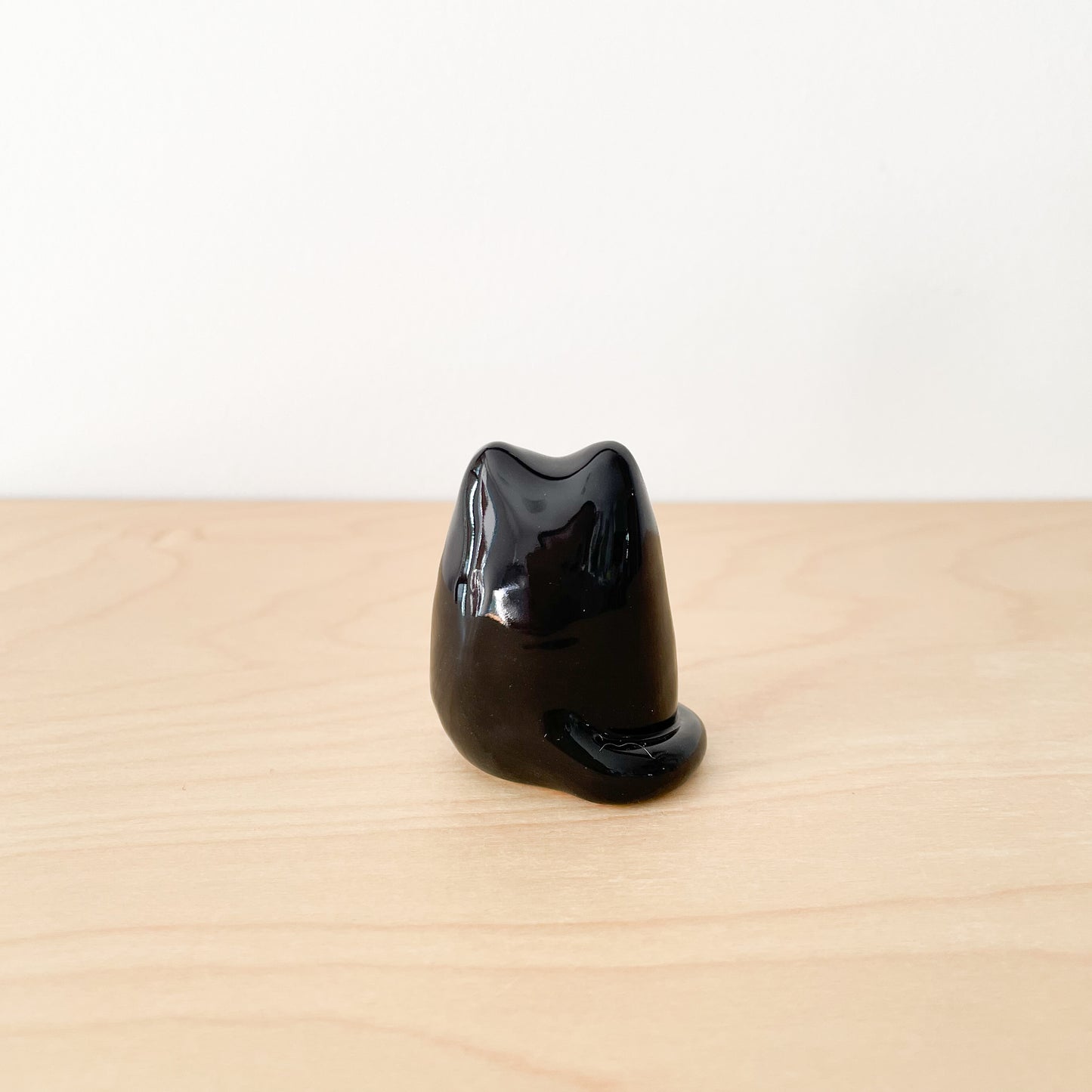 Black Whisker Cat Mini Vase (green eyes)
