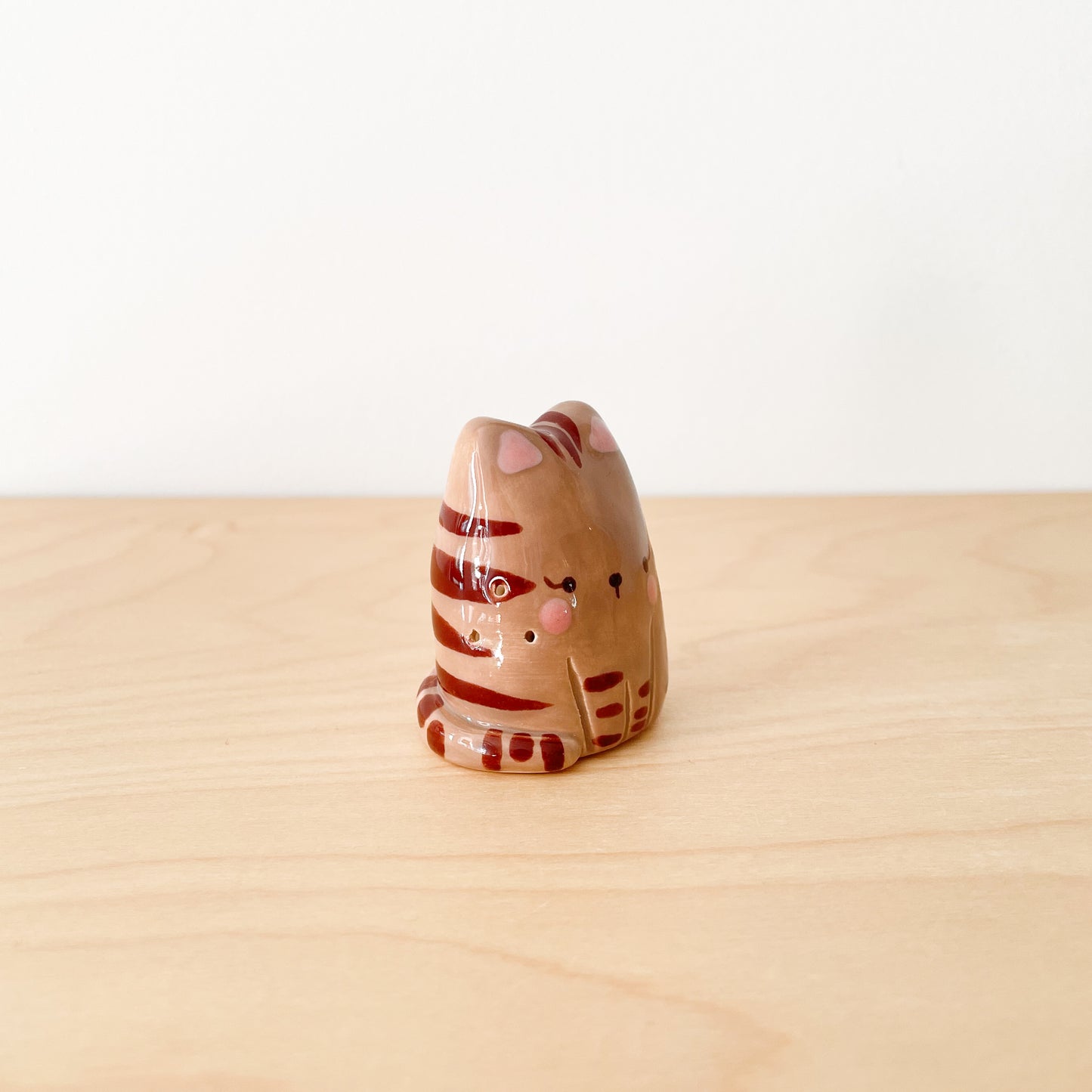 Brown Tabby Whisker Cat Mini Vase