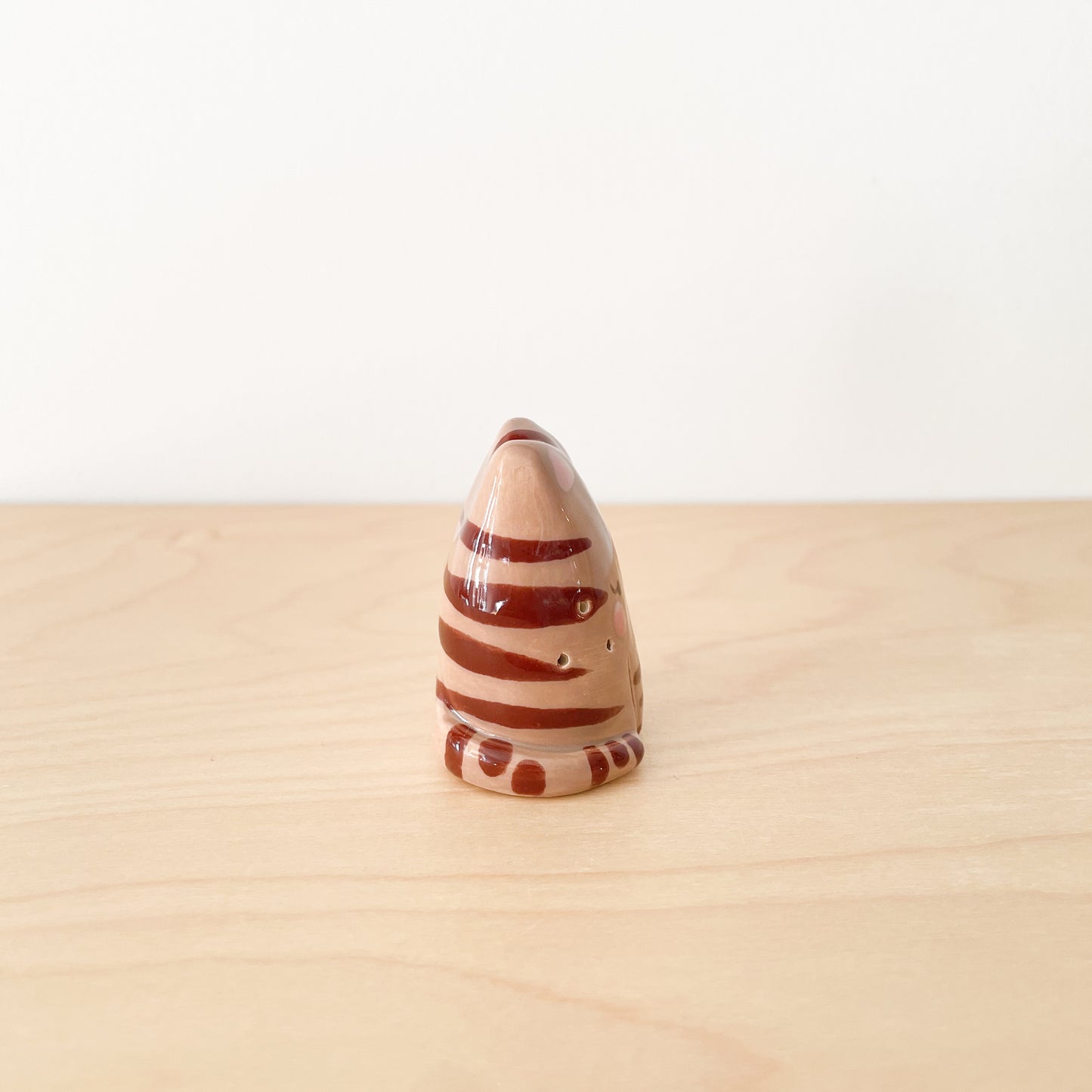 Brown Tabby Whisker Cat Mini Vase